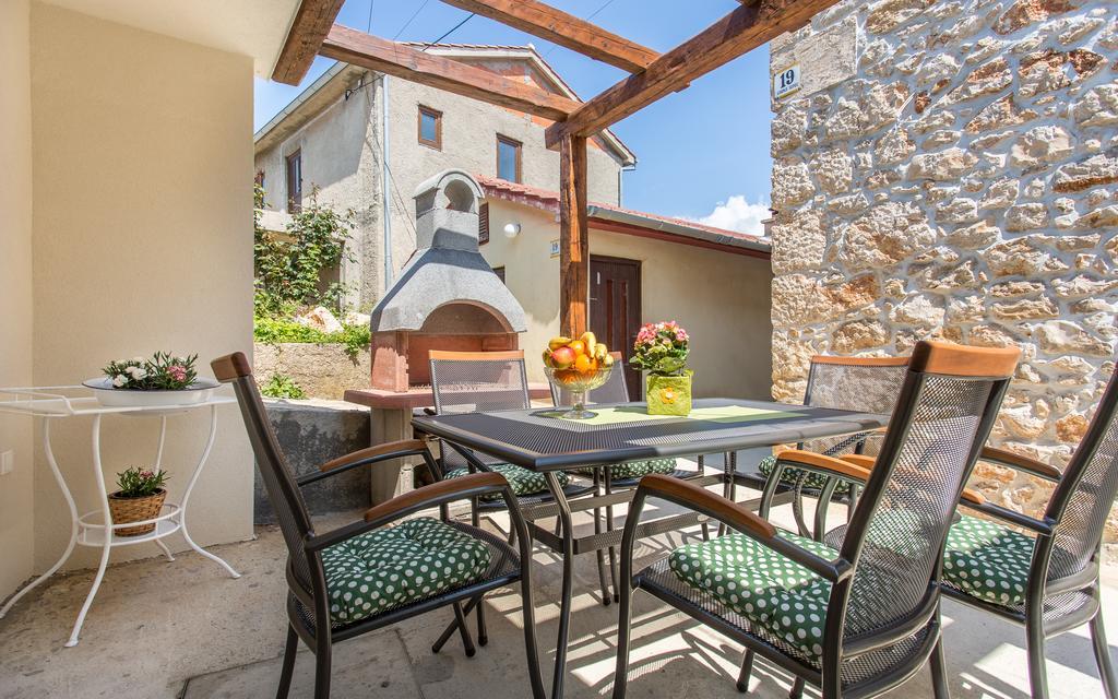 Apartman Bonaca Vrbnik  Bagian luar foto